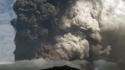 eruptie vulcan Etna Italia
