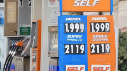 benzina a depasit 2 euro in Italia