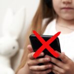 Interzicerea telefoanelor mobile în școlile italiene