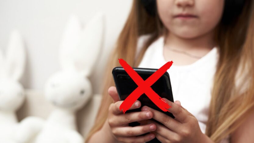 Interzicerea telefoanelor mobile în școlile italiene